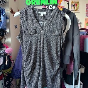 White House Black Market Zigzag Black and White Top